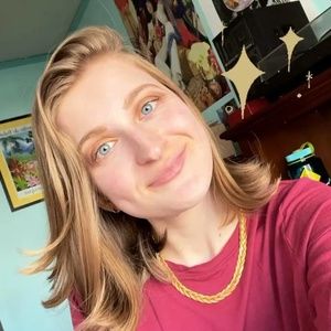 Meet your Posher, Carly